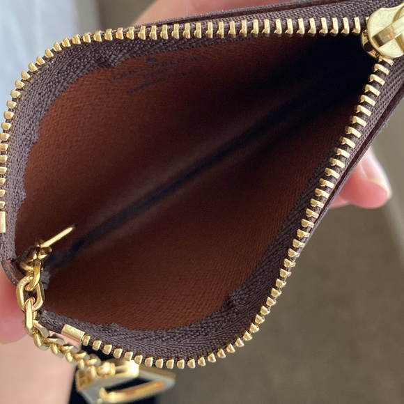 Louis Vuitton Key Pouch in Monogram print - Picture 9 of 9